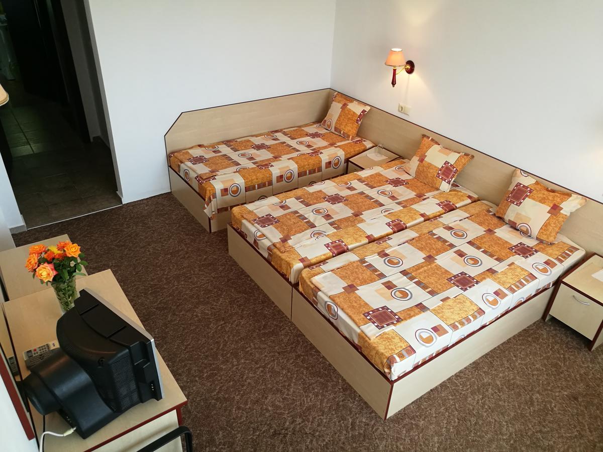 Family Hotel Lipite Tipchenitsa 外观 照片