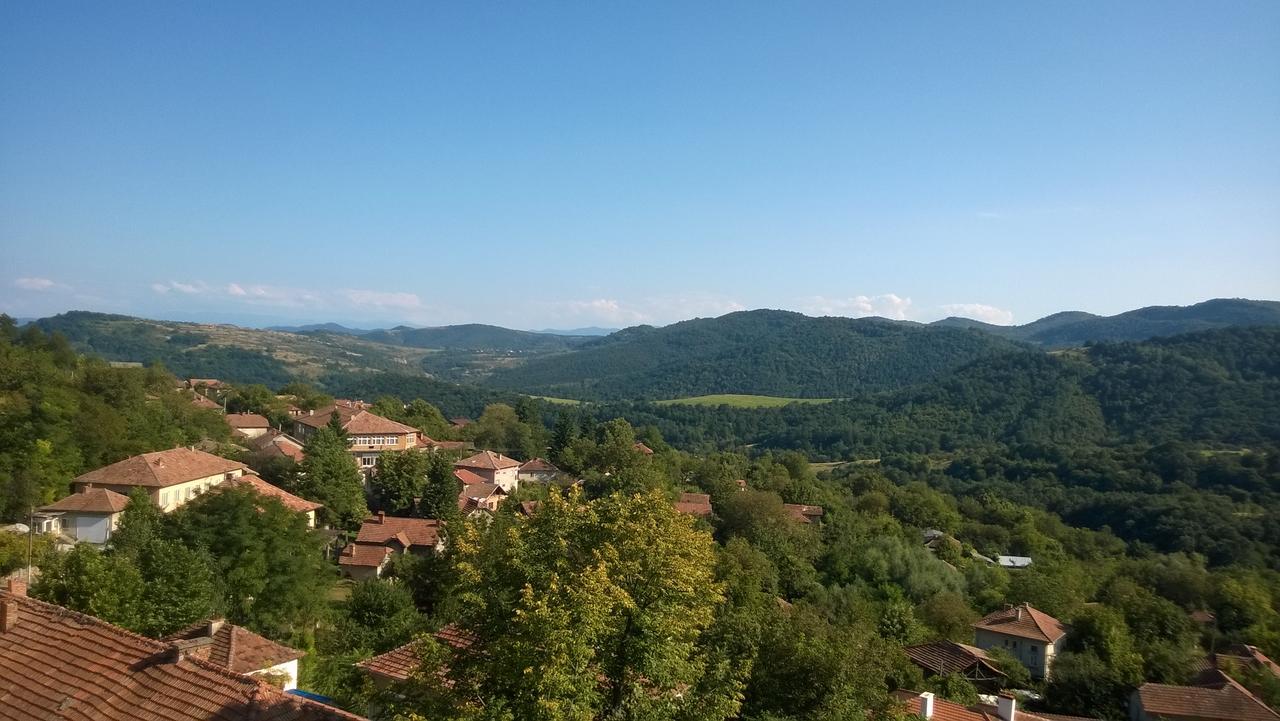 Family Hotel Lipite Tipchenitsa 外观 照片