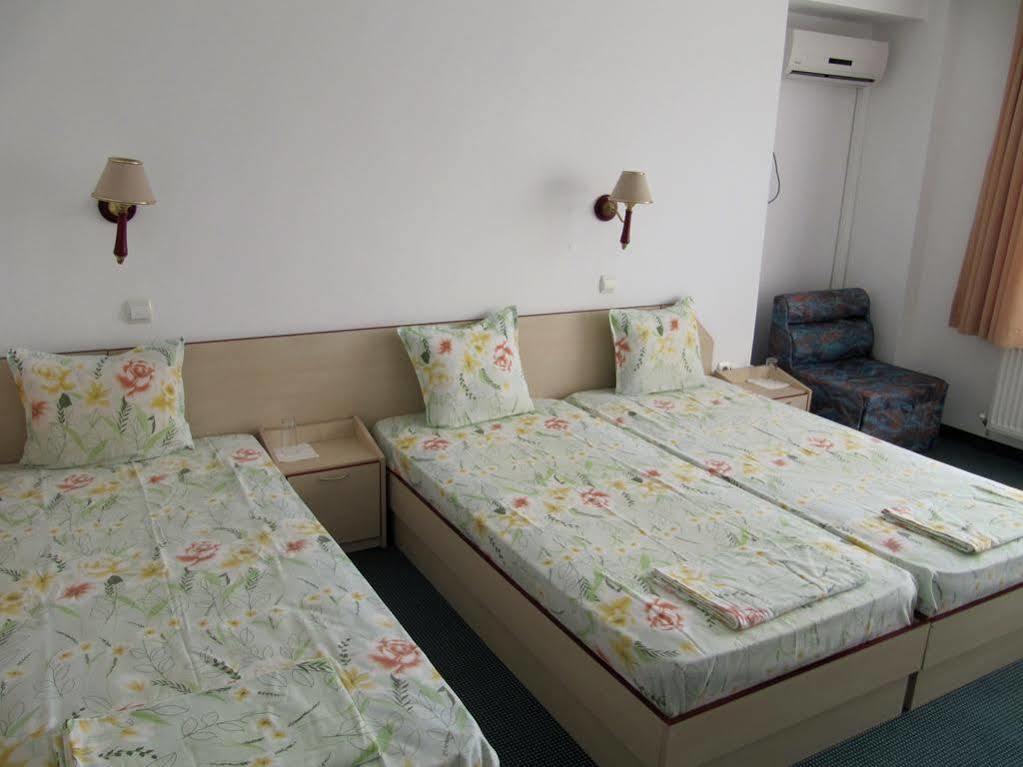 Family Hotel Lipite Tipchenitsa 外观 照片