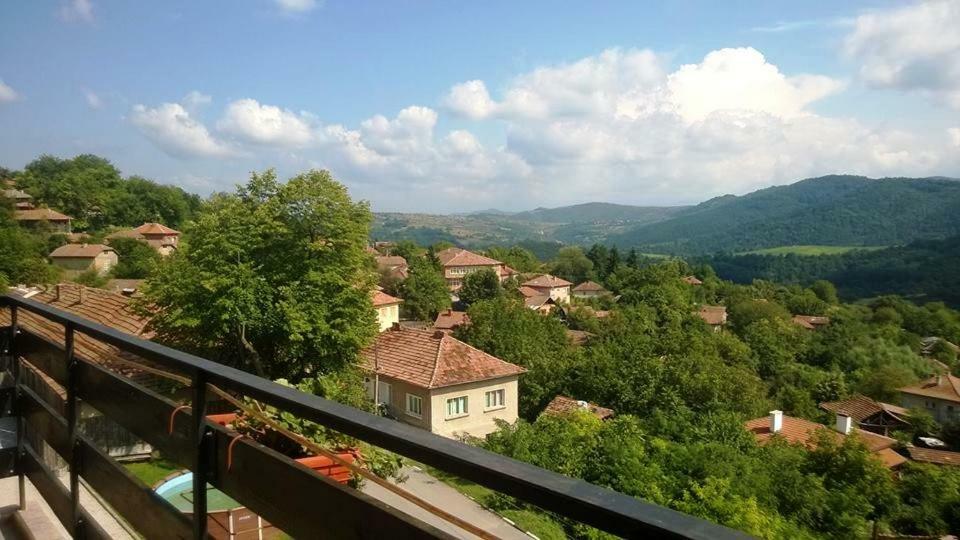 Family Hotel Lipite Tipchenitsa 外观 照片